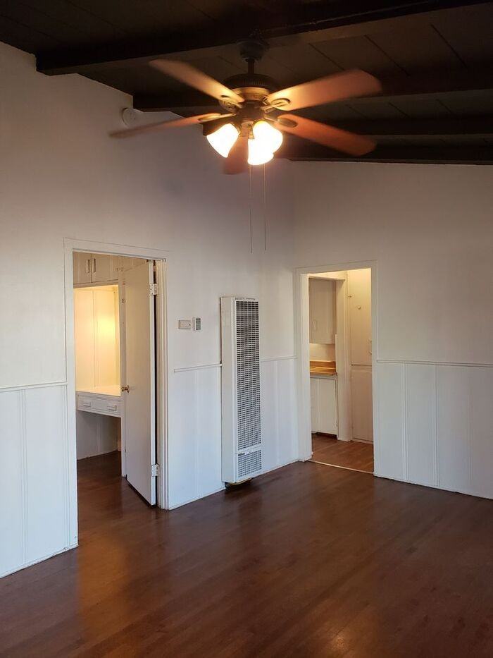 4352 Rosebud Ln - Photo 2 of 11