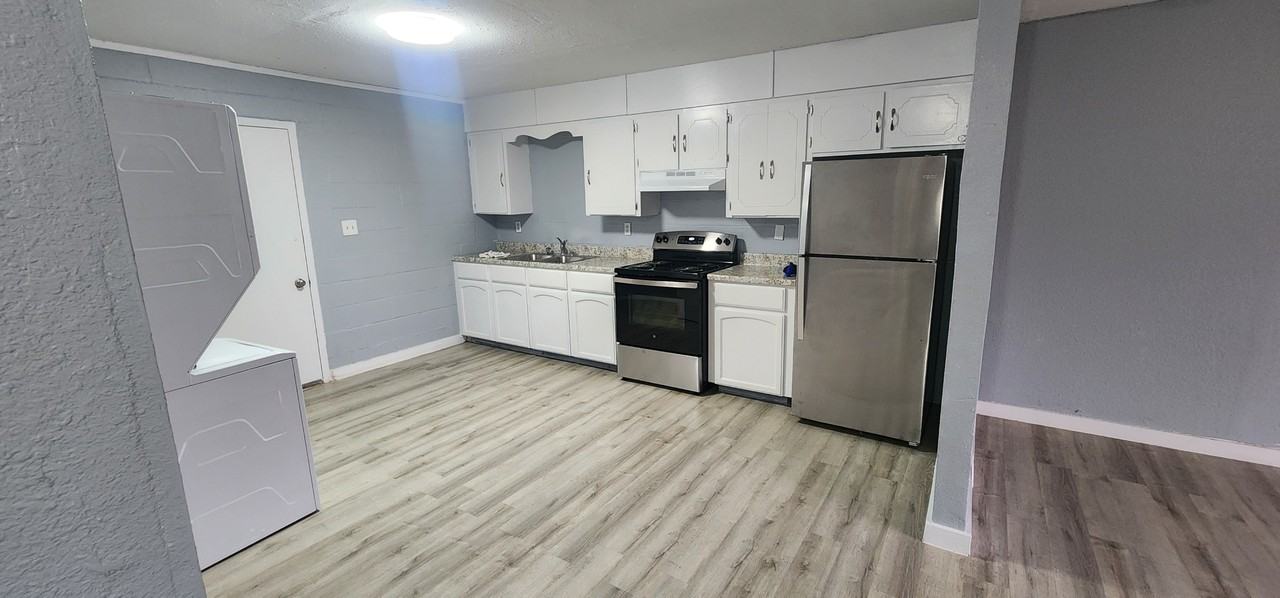 1013 Reynosa St #1 - Photo 5 of 8