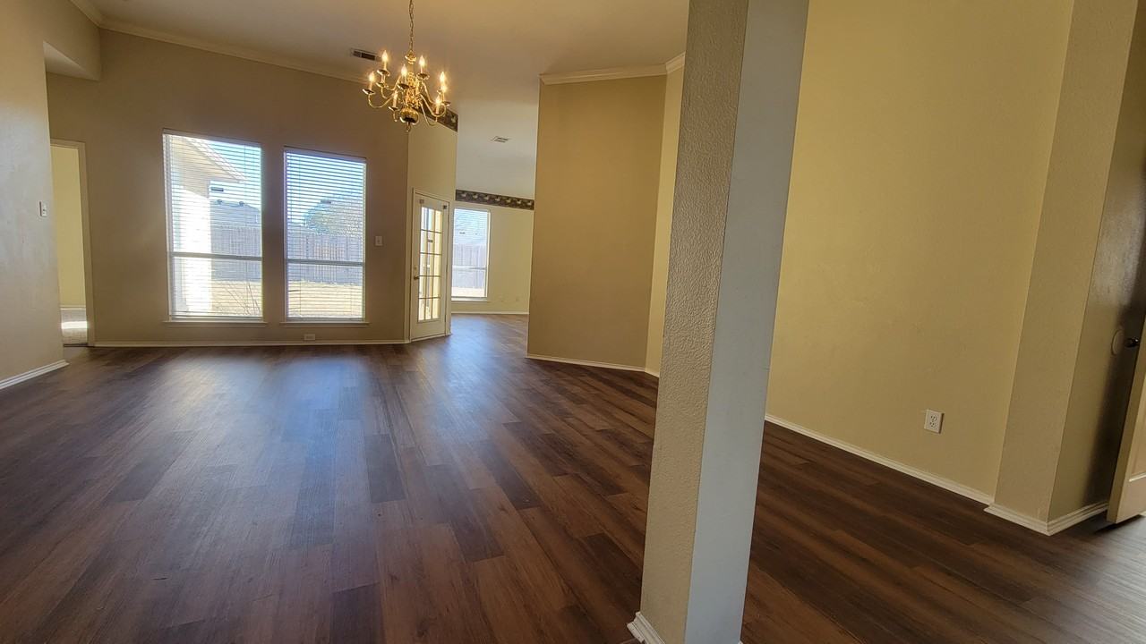 1606 Jennifer Dr #NA - Photo 2 of 20