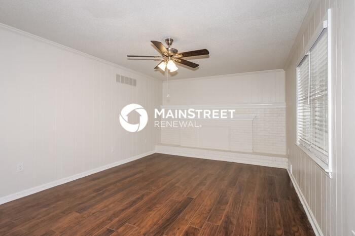 207 E Pecan Valley St - Photo 3 of 19