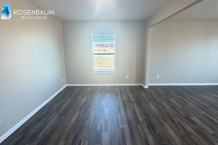 8764 W Reventon Dr - Photo 3 of 13