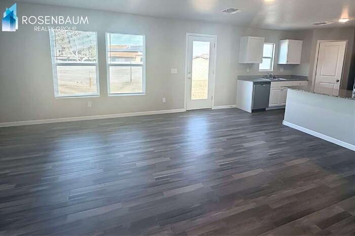 8764 W Reventon Dr - Photo 5 of 13