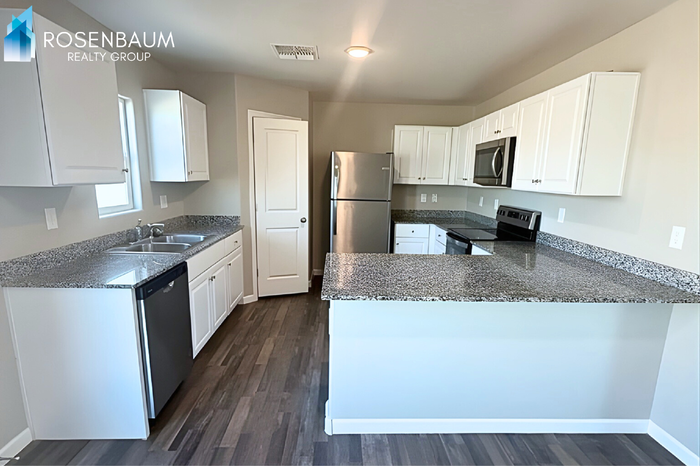 8764 W Reventon Dr - Photo 6 of 13