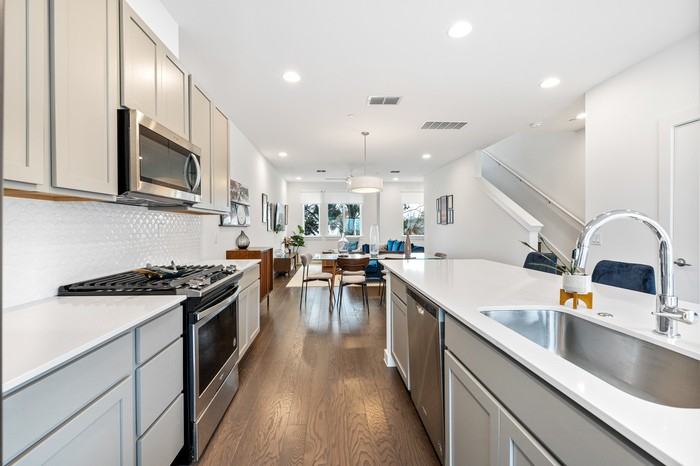 814 N Bluff Dr #95 - Photo 2 of 15