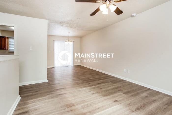 5409 Avebury Ln - Photo 3 of 18