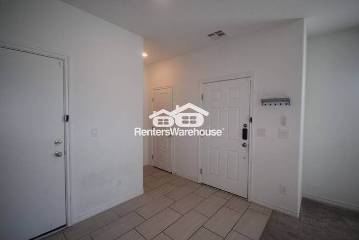 7005 Judith River St - Photo 7 of 46