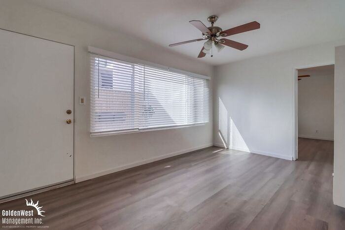 3216 Adams Ave - Photo 3 of 13