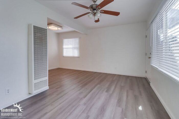 3216 Adams Ave - Photo 4 of 13