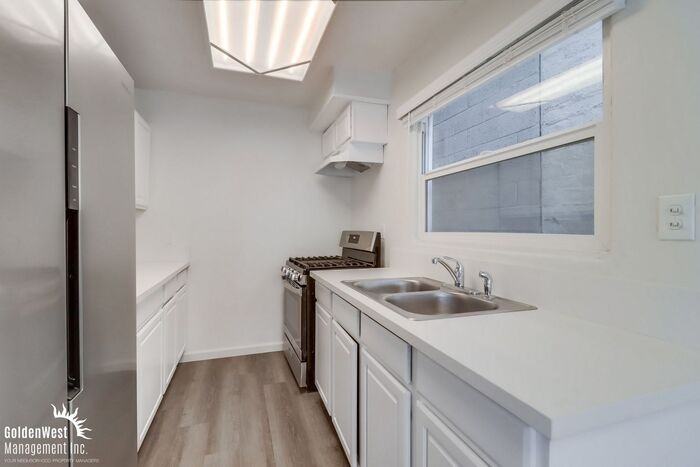 3216 Adams Ave - Photo 7 of 13