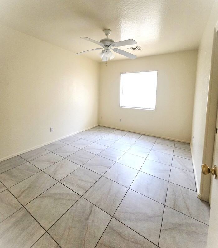 12341 W Rosewood Dr - Photo 7 of 10