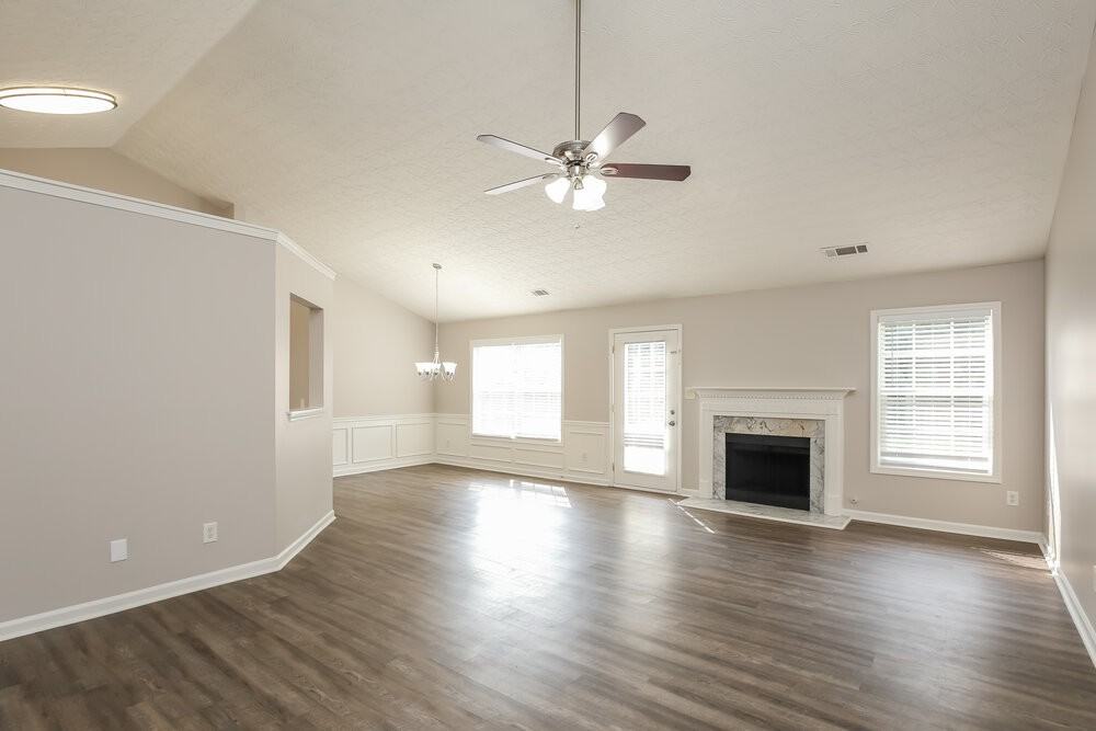 2435 Cordillo Dr - Photo 4 of 16