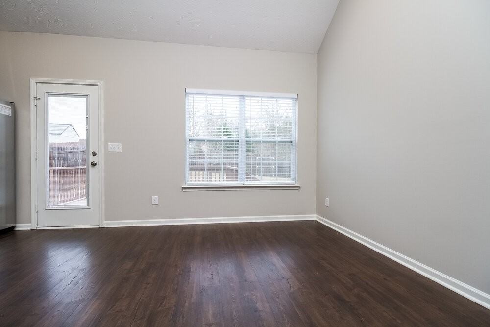 9205 Thomason Trl - Photo 5 of 15