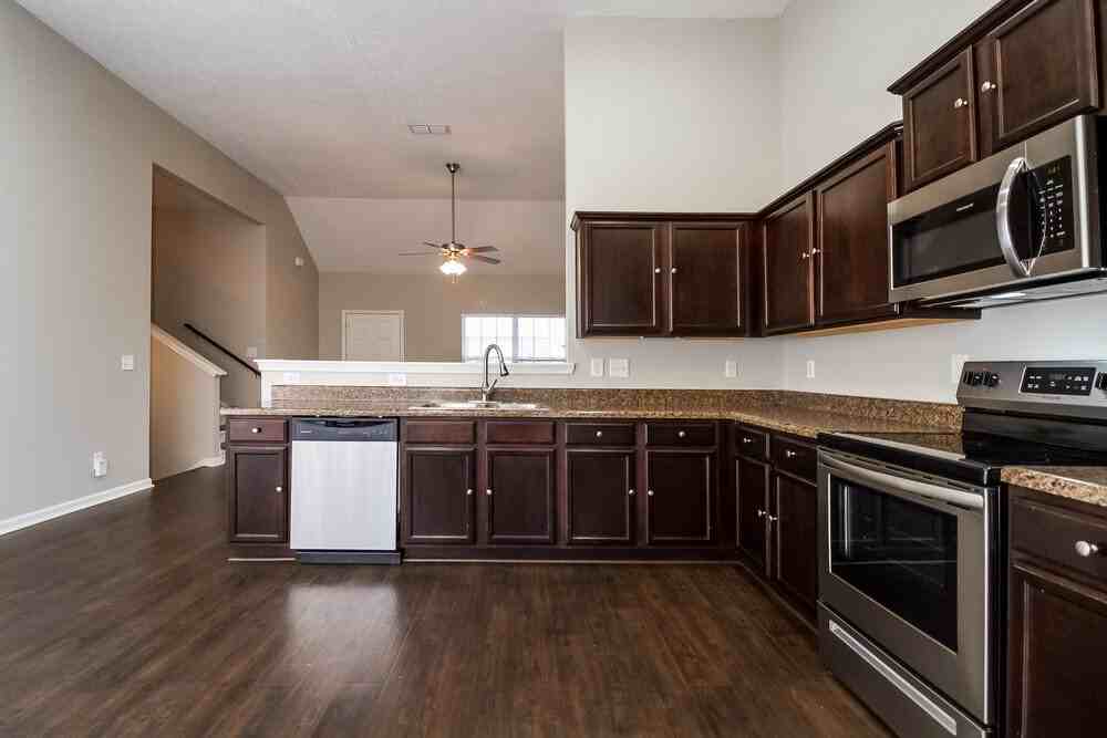 9205 Thomason Trl - Photo 6 of 15