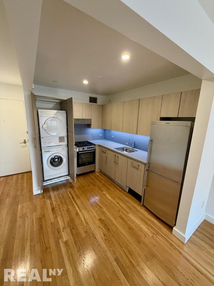 W 15th St #530 - Photo 2 of 5