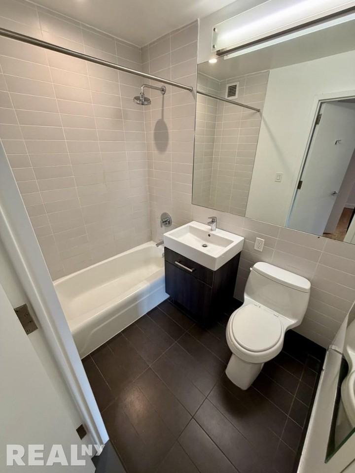 W 15th St #530 - Photo 4 of 5