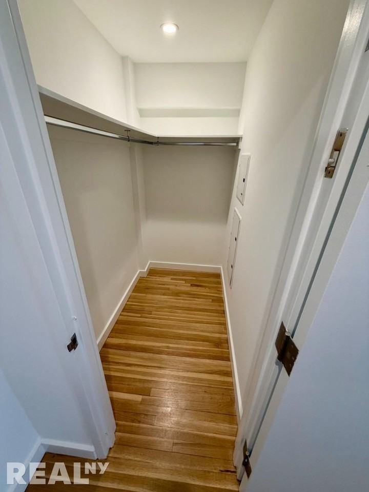 W 15th St #225 - Photo 4 of 7