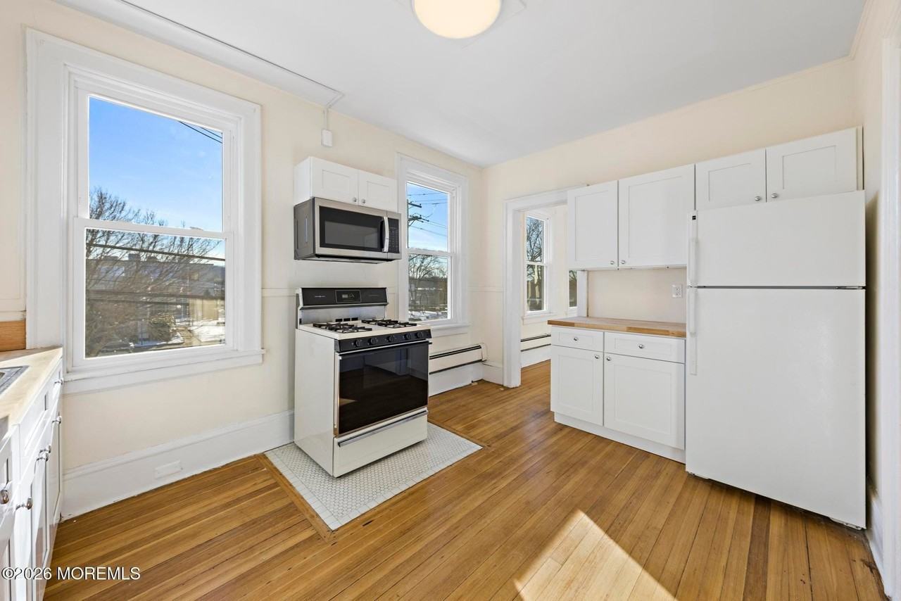 98 1st Ave #2 - Photo 7 of 26