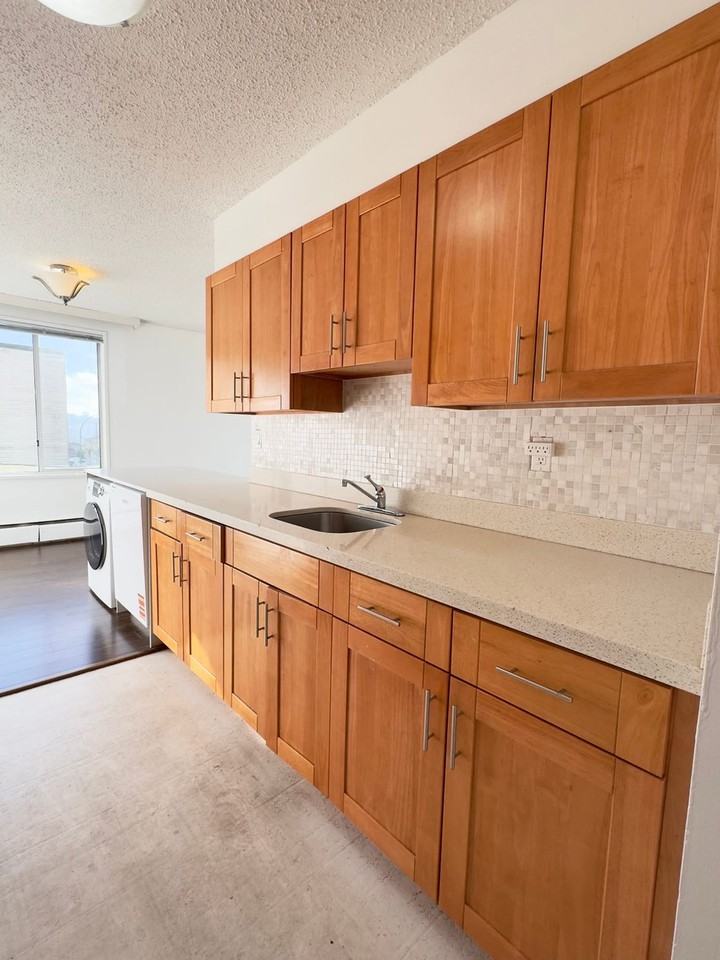 1350 Madison Ave - Photo 5 of 20