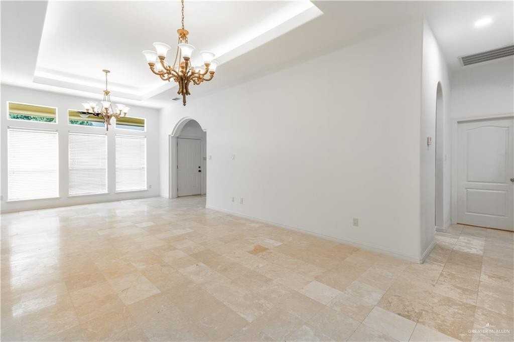 4209 San Roman St - Photo 5 of 22