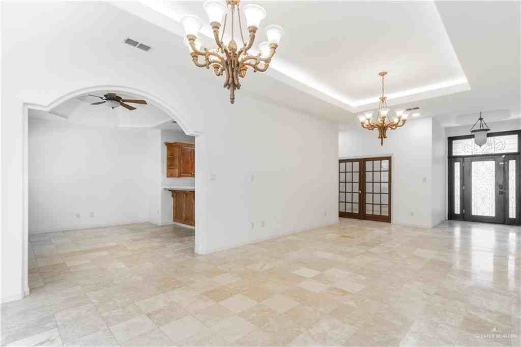 4209 San Roman St - Photo 6 of 22