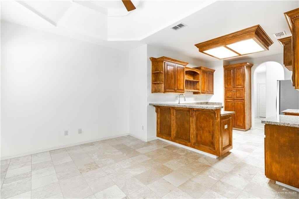 4209 San Roman St - Photo 7 of 22