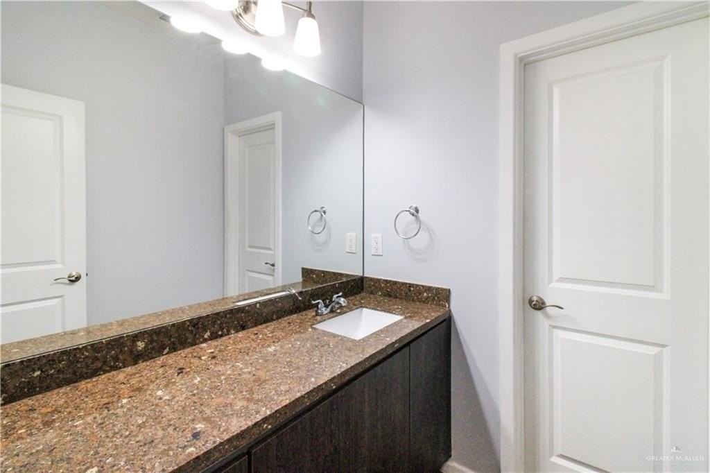 3601 Fuerte Ave Apt 1 #1 - Photo 7 of 8