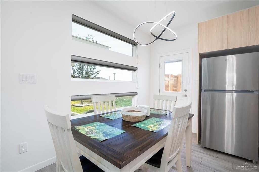 12509 N 40th St #1 - Photo 3 of 26