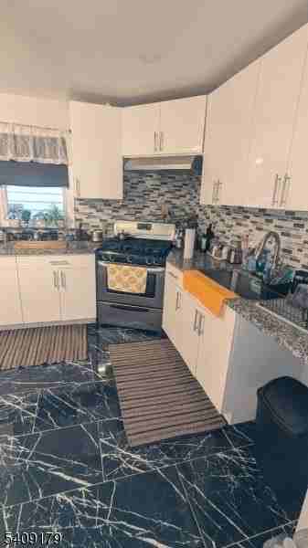 12 Colonial Dr #2 - Photo 5 of 10