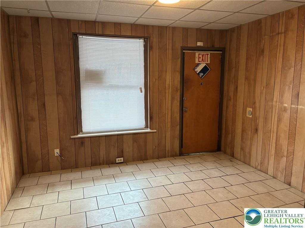 622 N Silk St - Photo 2 of 17