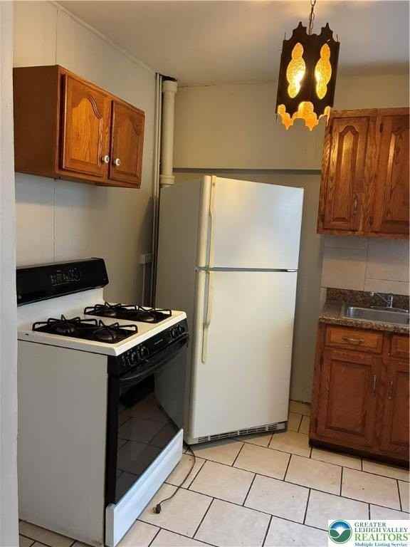 622 N Silk St - Photo 4 of 17