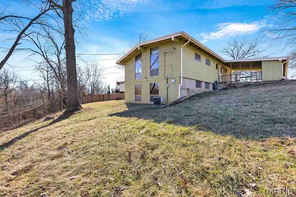 1039 Coffey Ct - Photo 6 of 28