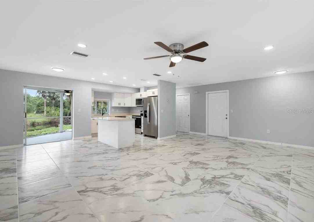 21066 Midway Blvd - Photo 2 of 24