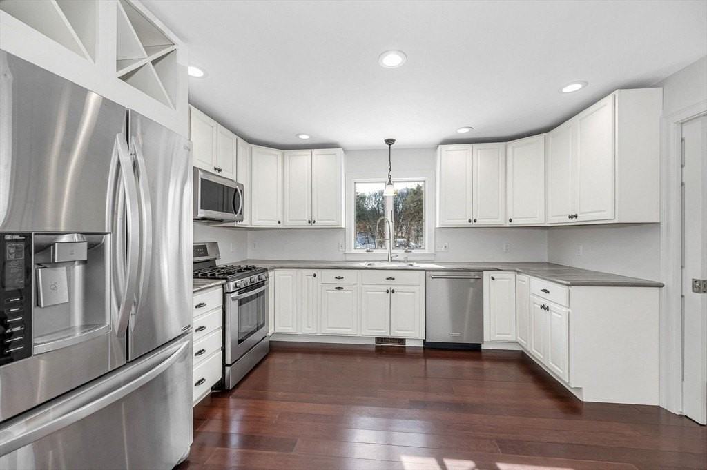 12 Broadway St Unit 12 #12 - Photo 6 of 32