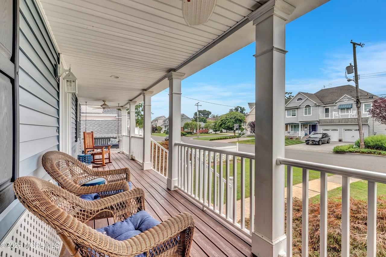 393 E Virginia Ave - Photo 4 of 37