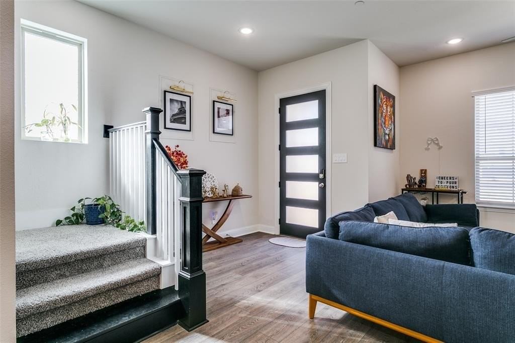 12966 Wymeth Dr - Photo 2 of 32