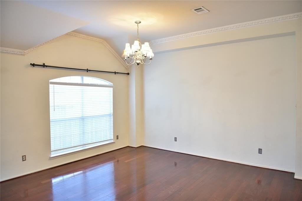 9912 Wyndbrook Dr - Photo 4 of 21