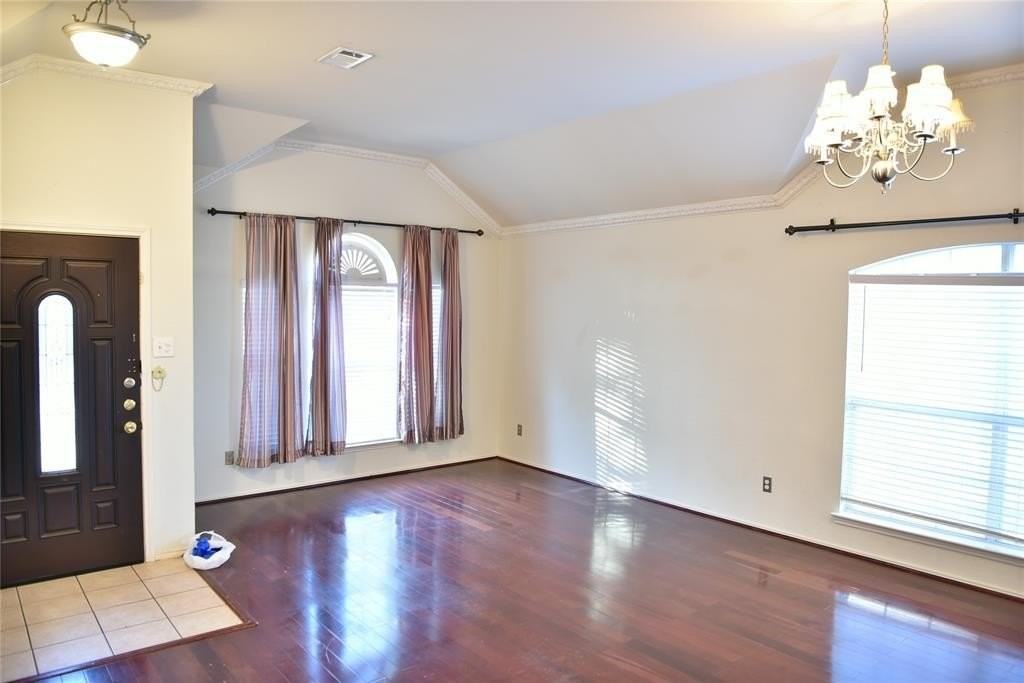 9912 Wyndbrook Dr - Photo 5 of 21