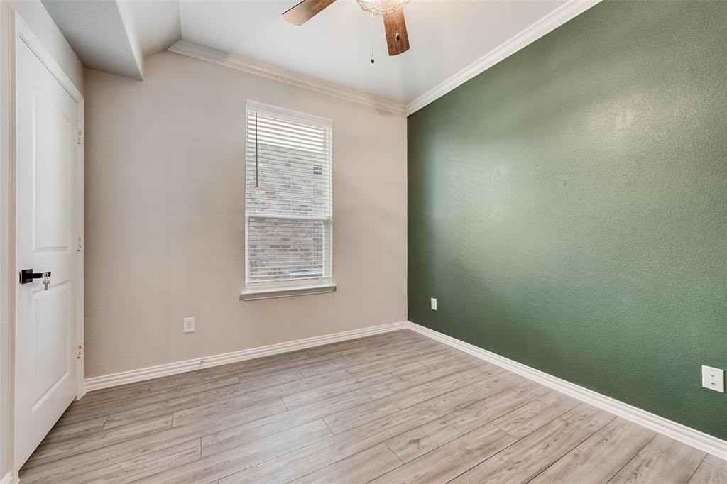 1116 Rumble Dr - Photo 4 of 33