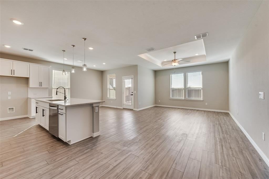 1116 Rumble Dr - Photo 7 of 33