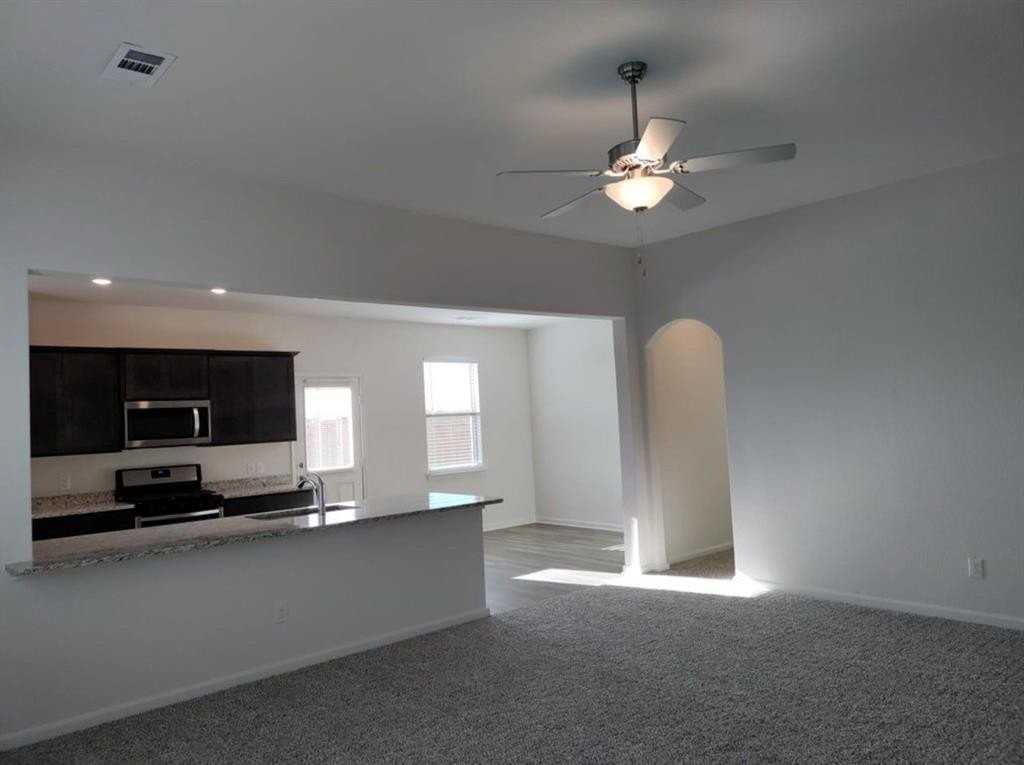 516 Micah Ln - Photo 4 of 19