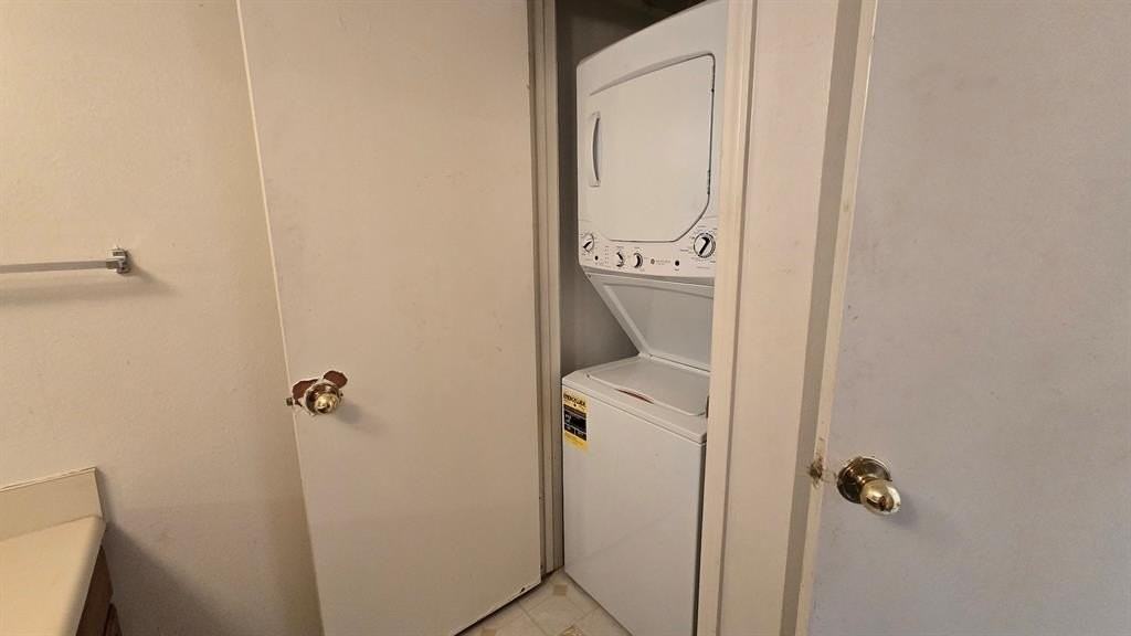 18333 Roehampton Dr #1028 - Photo 6 of 8