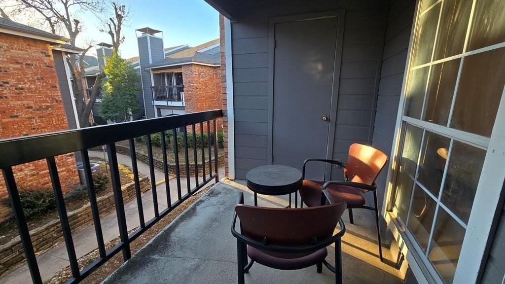 18333 Roehampton Dr #1028 - Photo 7 of 8