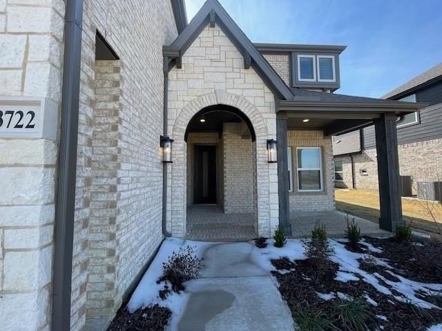 3722 Milwaukee Ave - Photo 2 of 39