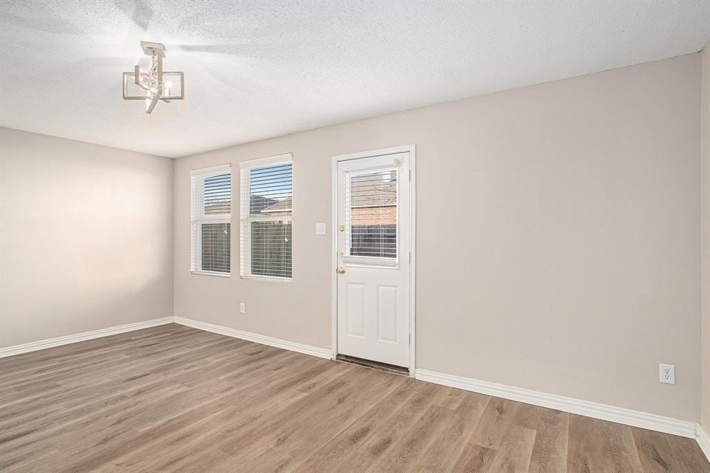 936 Rose Crystal Way - Photo 7 of 25