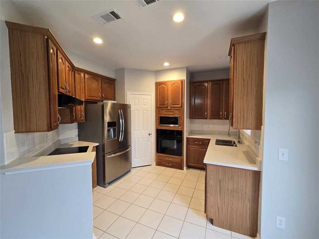 4241 Arbor Ln - Photo 4 of 23