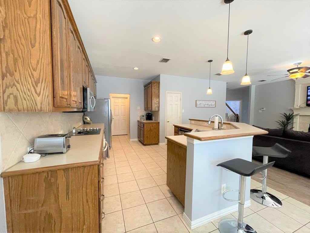 1121 Mason St - Photo 7 of 27