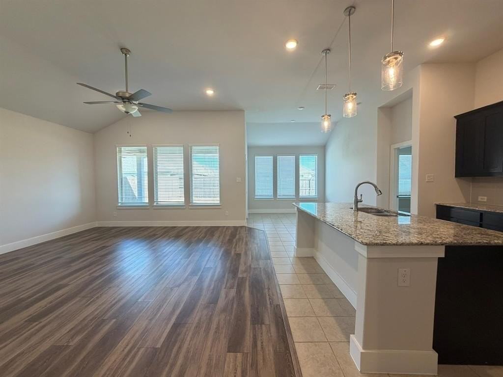 613 Taylor Dr - Photo 4 of 30