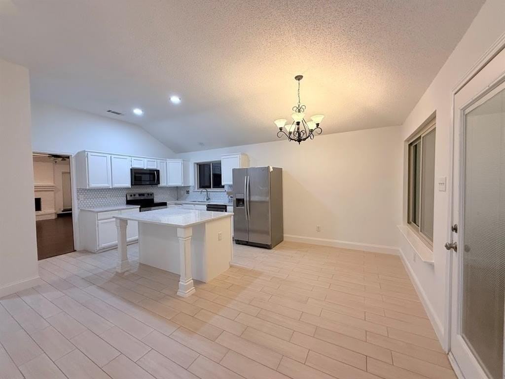 1505 Clover Dr - Photo 6 of 26