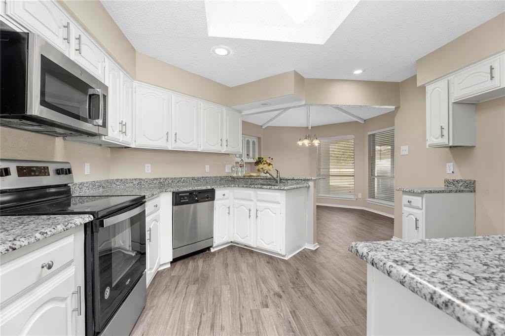 1809 Duke Dr - Photo 3 of 21