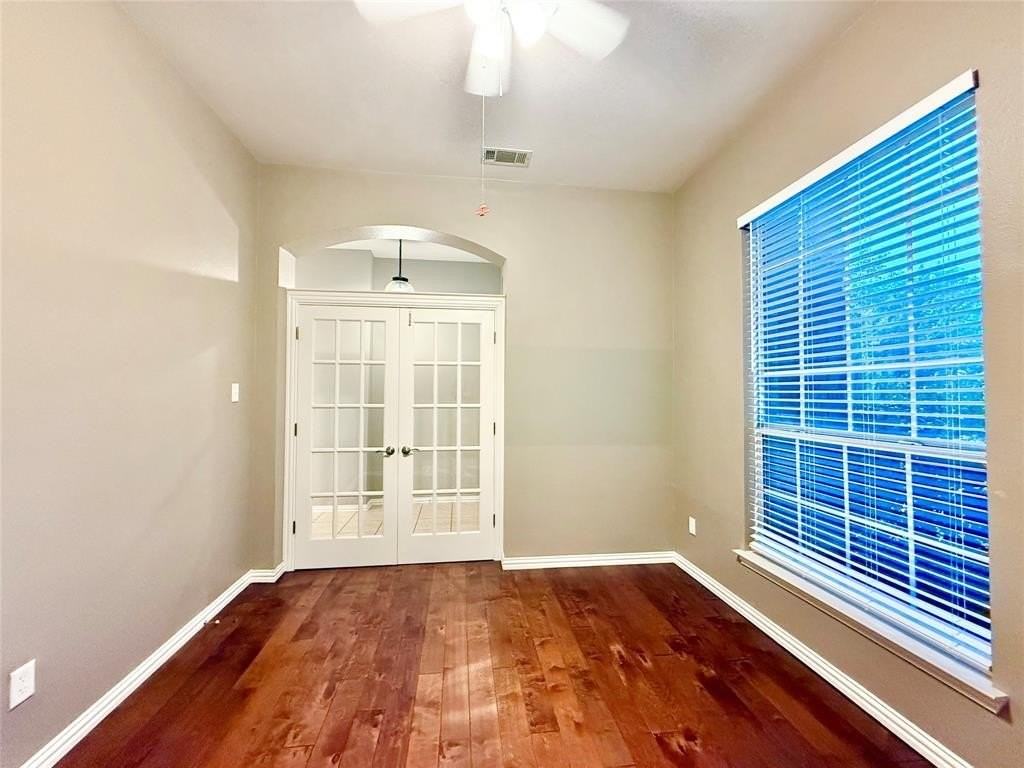 2916 Red Wolf Dr - Photo 2 of 23